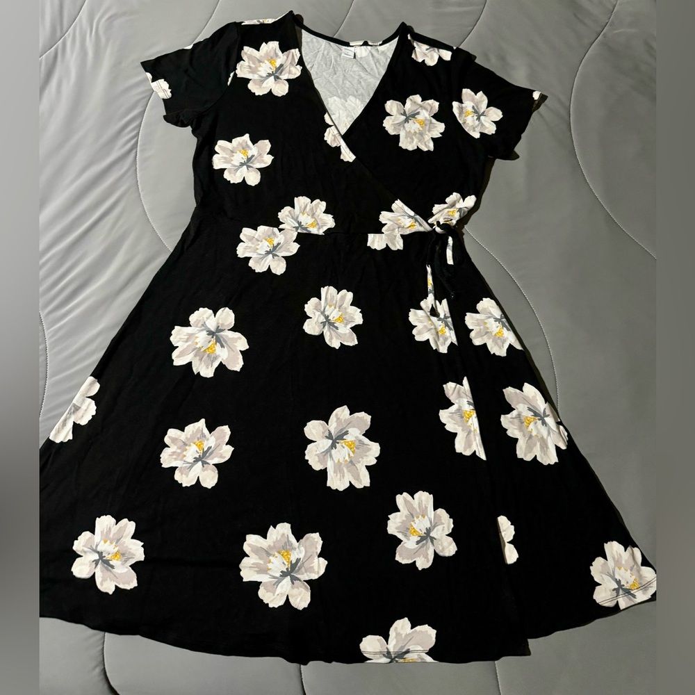 Old Navy dress with flowers.